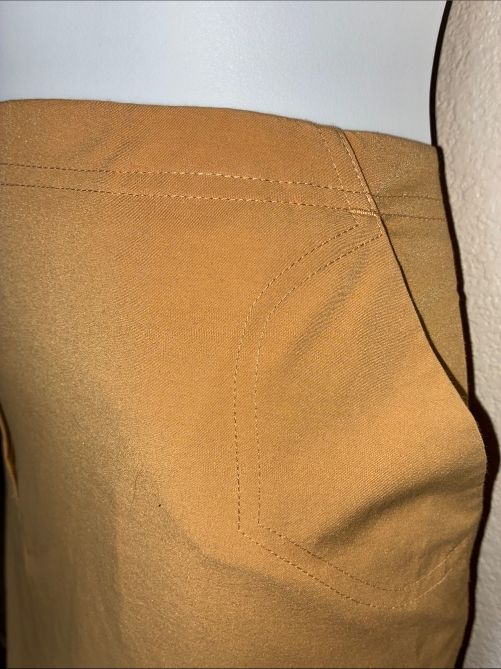 Que Skirt, Women's 10, Tan, Silver Snaps on side slits, zip front, pockets. EUC - Picture 6 of 16